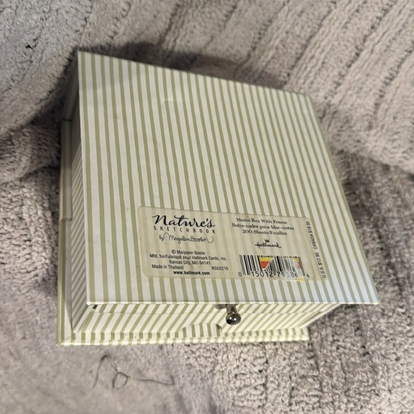 Nature’s Sketchbook by Marjolein Bastin sage green /cream keepsake and note box - Picture 10 of 13